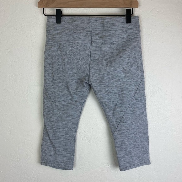 Lorna Jane Cropped Grey Leggings Small - Picture 2 of 7